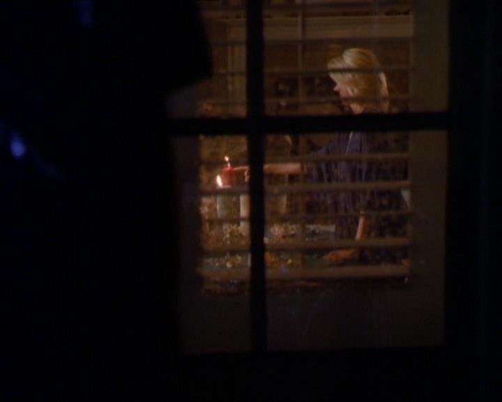 Charmed-Online_dot_net-1x01SomethingWiccaThisWayComes0058.jpg Charmed-Online_dot_net-1x01SomethingWiccaThisWayComes0058.jpg