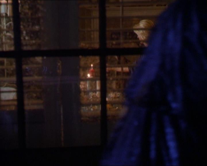 Charmed-Online_dot_net-1x01SomethingWiccaThisWayComes0059.jpg Charmed-Online_dot_net-1x01SomethingWiccaThisWayComes0059.jpg