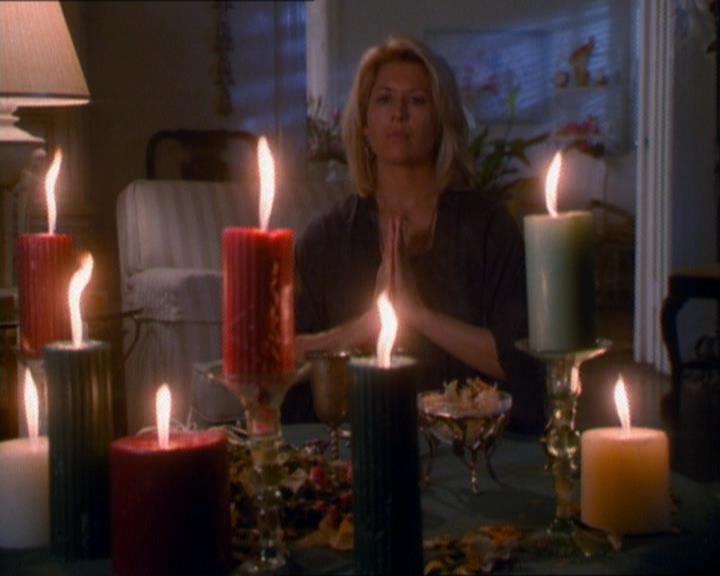 Charmed-Online_dot_net-1x01SomethingWiccaThisWayComes0064.jpg