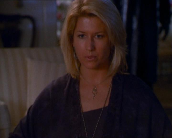 Charmed-Online_dot_net-1x01SomethingWiccaThisWayComes0084.jpg Charmed-Online_dot_net-1x01SomethingWiccaThisWayComes0084.jpg