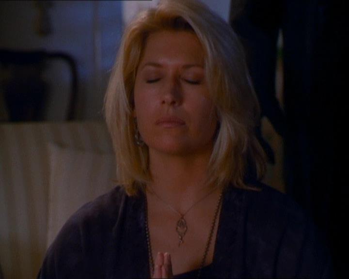 Charmed-Online_dot_net-1x01SomethingWiccaThisWayComes0092.jpg Charmed-Online_dot_net-1x01SomethingWiccaThisWayComes0092.jpg