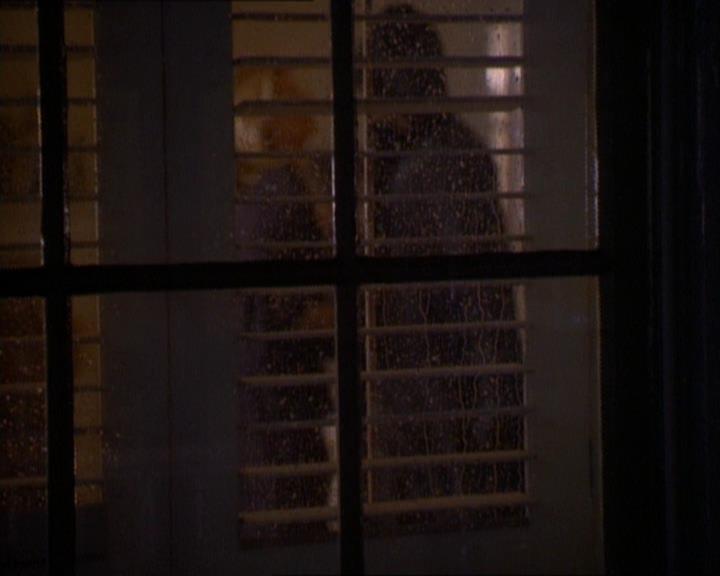 Charmed-Online_dot_net-1x01SomethingWiccaThisWayComes0099.jpg Charmed-Online_dot_net-1x01SomethingWiccaThisWayComes0099.jpg