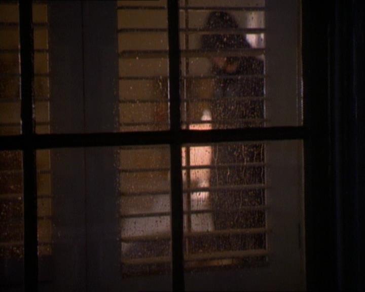 Charmed-Online_dot_net-1x01SomethingWiccaThisWayComes0102.jpg Charmed-Online_dot_net-1x01SomethingWiccaThisWayComes0102.jpg