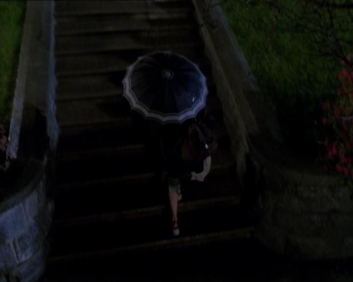 Charmed-Online_dot_net-1x01SomethingWiccaThisWayComes0109.jpg
