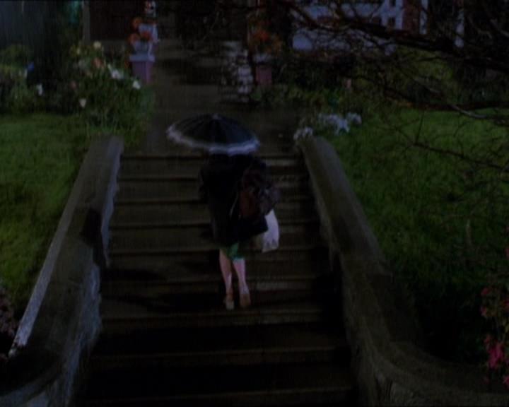 Charmed-Online_dot_net-1x01SomethingWiccaThisWayComes0110.jpg Charmed-Online_dot_net-1x01SomethingWiccaThisWayComes0110.jpg