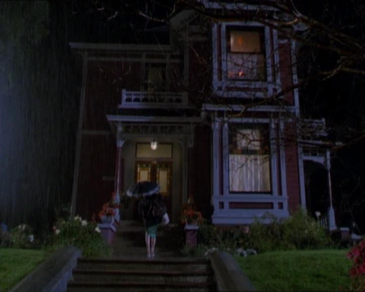 Charmed-Online_dot_net-1x01SomethingWiccaThisWayComes0113.jpg