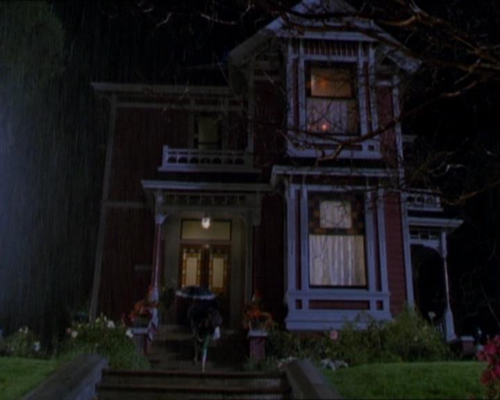 Charmed-Online_dot_net-1x01SomethingWiccaThisWayComes0114.jpg