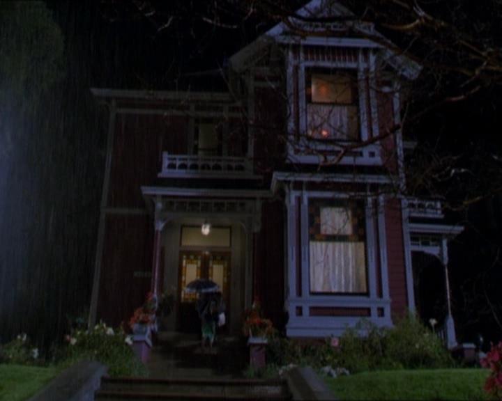 Charmed-Online_dot_net-1x01SomethingWiccaThisWayComes0115.jpg