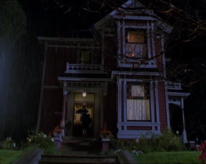 Charmed-Online_dot_net-1x01SomethingWiccaThisWayComes0116.jpg
