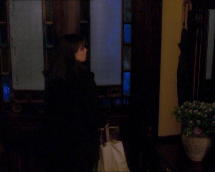 Charmed-Online_dot_net-1x01SomethingWiccaThisWayComes0120.jpg
