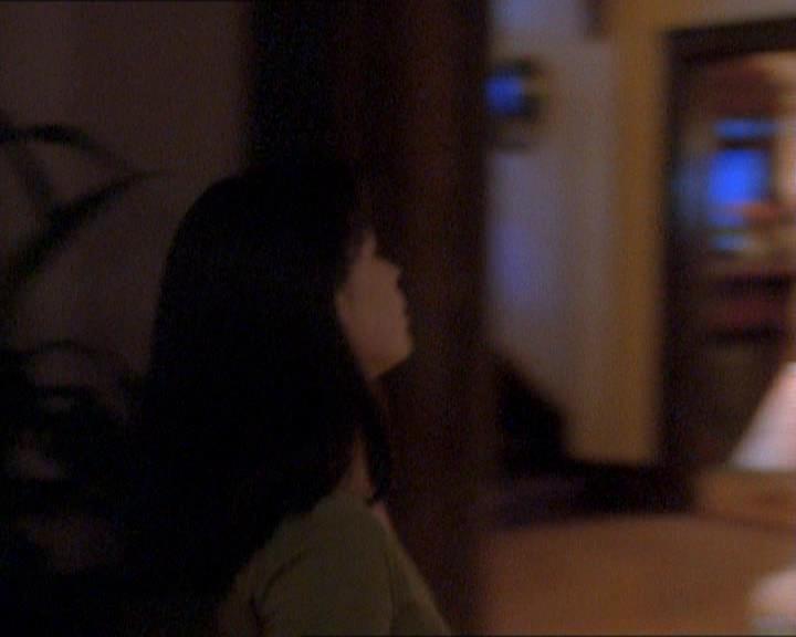 Charmed-Online_dot_net-1x01SomethingWiccaThisWayComes0133.jpg