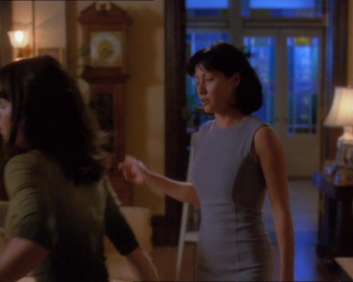 Charmed-Online_dot_net-1x01SomethingWiccaThisWayComes0144.jpg Charmed-Online_dot_net-1x01SomethingWiccaThisWayComes0144.jpg