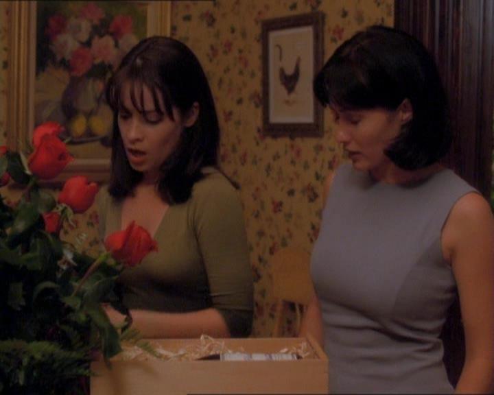 Charmed-Online_dot_net-1x01SomethingWiccaThisWayComes0154.jpg Charmed-Online_dot_net-1x01SomethingWiccaThisWayComes0154.jpg