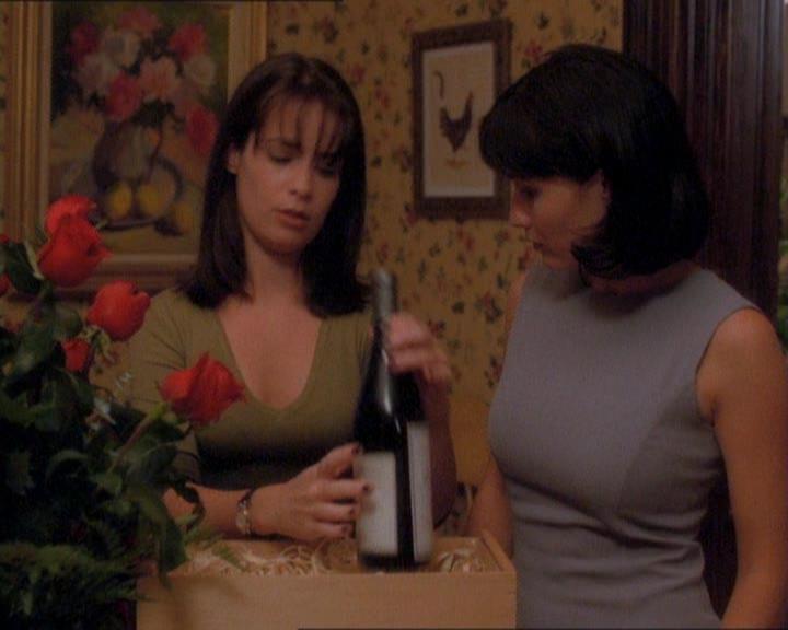 Charmed-Online_dot_net-1x01SomethingWiccaThisWayComes0156.jpg Charmed-Online_dot_net-1x01SomethingWiccaThisWayComes0156.jpg