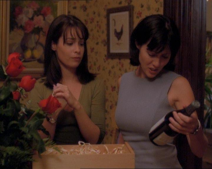Charmed-Online_dot_net-1x01SomethingWiccaThisWayComes0159.jpg Charmed-Online_dot_net-1x01SomethingWiccaThisWayComes0159.jpg
