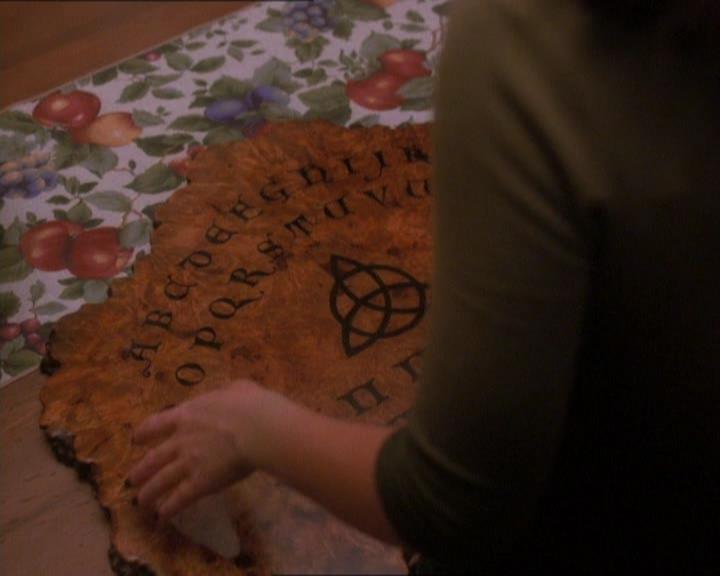 Charmed-Online_dot_net-1x01SomethingWiccaThisWayComes0168.jpg Charmed-Online_dot_net-1x01SomethingWiccaThisWayComes0168.jpg