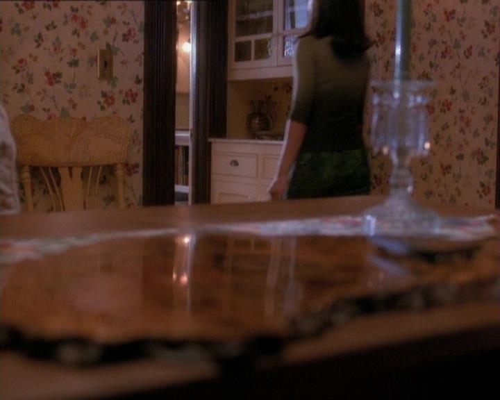Charmed-Online_dot_net-1x01SomethingWiccaThisWayComes0200.jpg Charmed-Online_dot_net-1x01SomethingWiccaThisWayComes0200.jpg