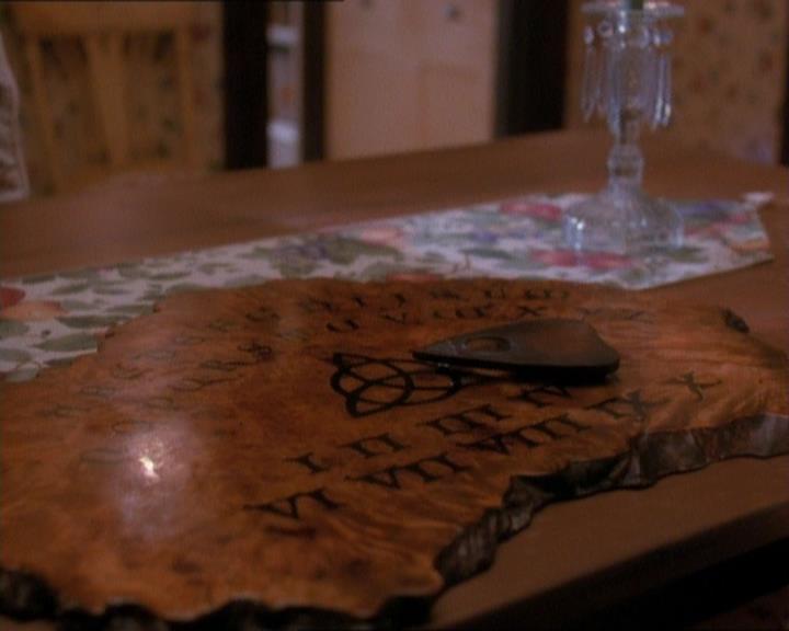 Charmed-Online_dot_net-1x01SomethingWiccaThisWayComes0204.jpg