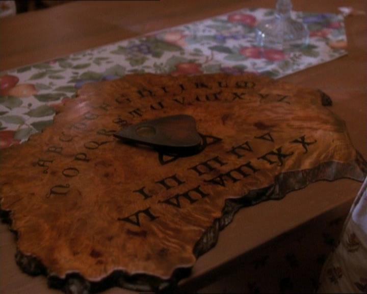 Charmed-Online_dot_net-1x01SomethingWiccaThisWayComes0207.jpg Charmed-Online_dot_net-1x01SomethingWiccaThisWayComes0207.jpg