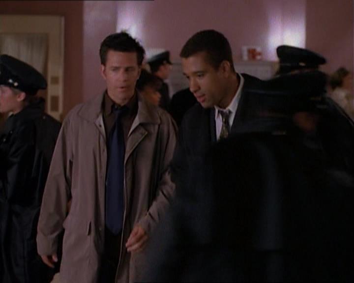 Charmed-Online_dot_net-1x01SomethingWiccaThisWayComes0309.jpg Charmed-Online_dot_net-1x01SomethingWiccaThisWayComes0309.jpg