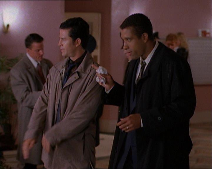 Charmed-Online_dot_net-1x01SomethingWiccaThisWayComes0310.jpg Charmed-Online_dot_net-1x01SomethingWiccaThisWayComes0310.jpg