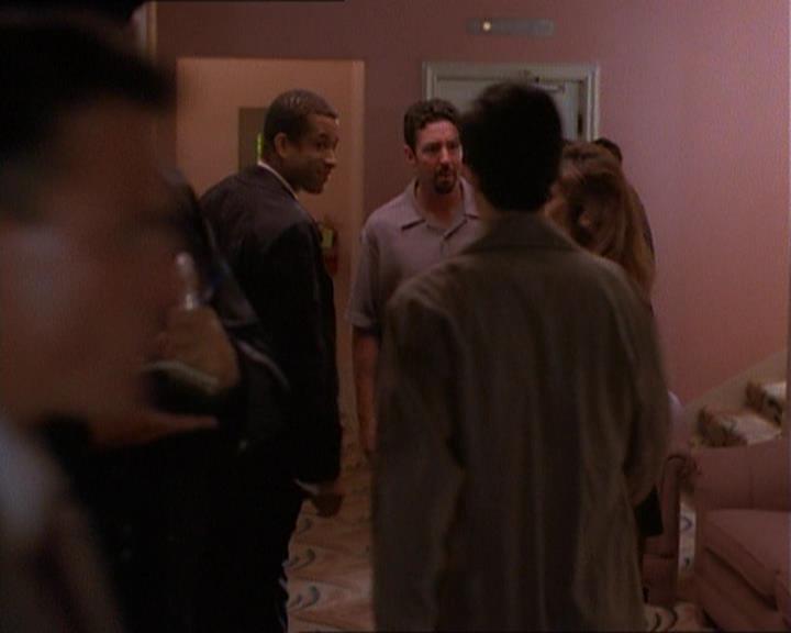 Charmed-Online_dot_net-1x01SomethingWiccaThisWayComes0319.jpg Charmed-Online_dot_net-1x01SomethingWiccaThisWayComes0319.jpg