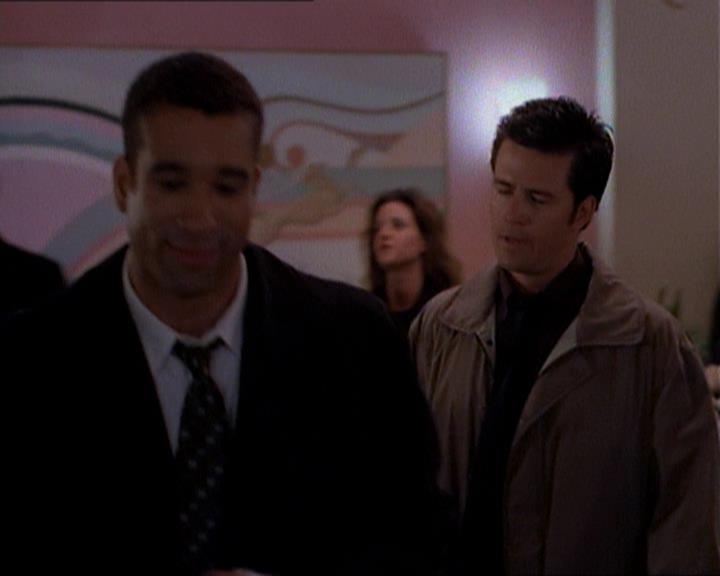 Charmed-Online_dot_net-1x01SomethingWiccaThisWayComes0322.jpg Charmed-Online_dot_net-1x01SomethingWiccaThisWayComes0322.jpg