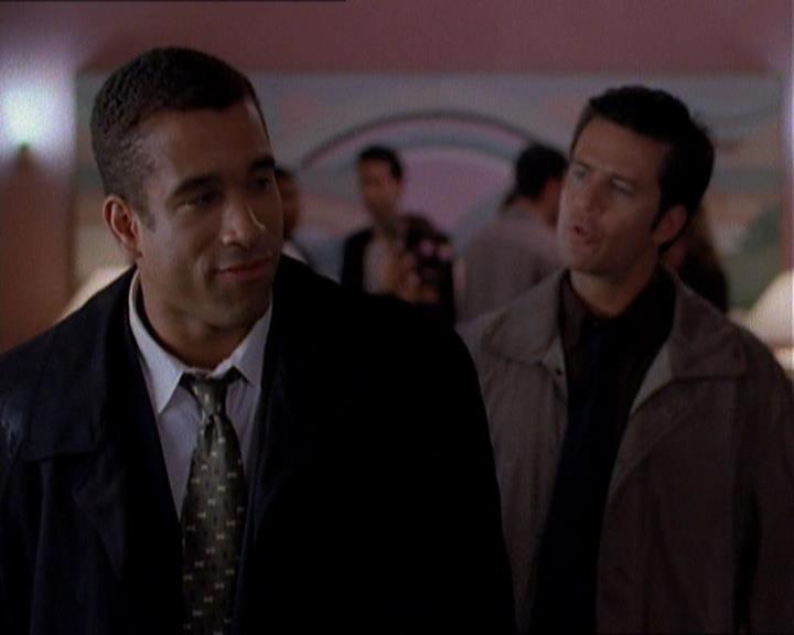 Charmed-Online_dot_net-1x01SomethingWiccaThisWayComes0324.jpg Charmed-Online_dot_net-1x01SomethingWiccaThisWayComes0324.jpg