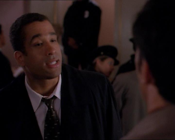 Charmed-Online_dot_net-1x01SomethingWiccaThisWayComes0327.jpg Charmed-Online_dot_net-1x01SomethingWiccaThisWayComes0327.jpg