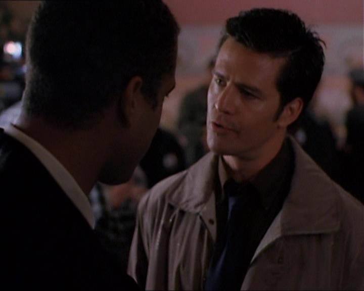 Charmed-Online_dot_net-1x01SomethingWiccaThisWayComes0332.jpg Charmed-Online_dot_net-1x01SomethingWiccaThisWayComes0332.jpg