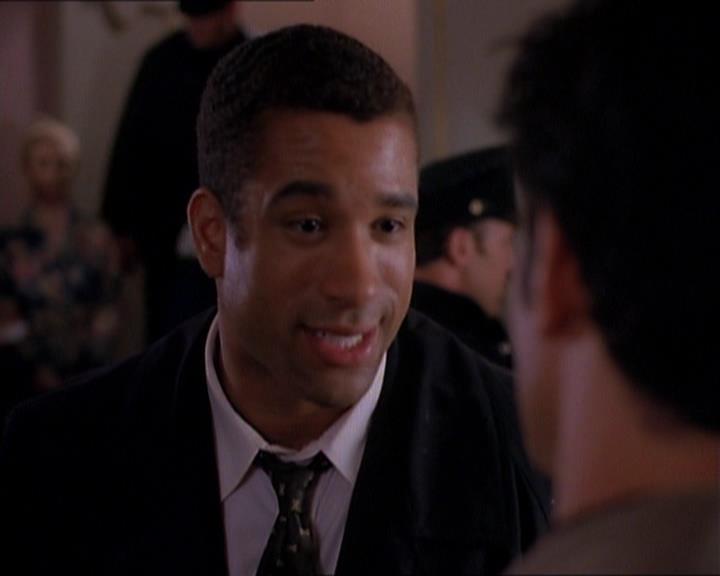 Charmed-Online_dot_net-1x01SomethingWiccaThisWayComes0335.jpg Charmed-Online_dot_net-1x01SomethingWiccaThisWayComes0335.jpg