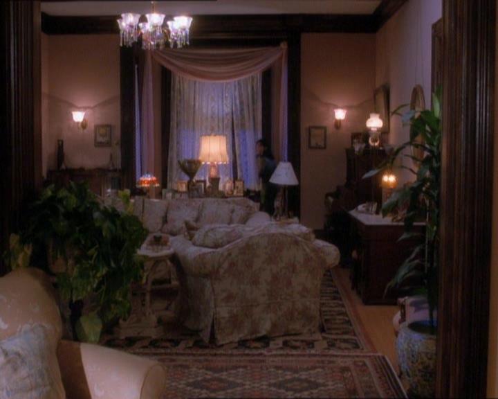 Charmed-Online_dot_net-1x01SomethingWiccaThisWayComes0379.jpg Charmed-Online_dot_net-1x01SomethingWiccaThisWayComes0379.jpg