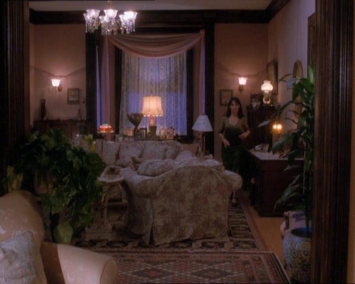 Charmed-Online_dot_net-1x01SomethingWiccaThisWayComes0382.jpg Charmed-Online_dot_net-1x01SomethingWiccaThisWayComes0382.jpg