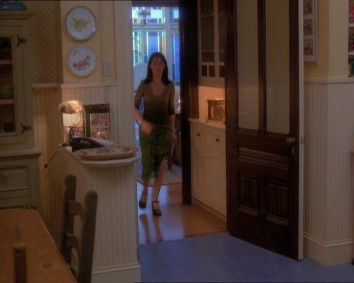 Charmed-Online_dot_net-1x01SomethingWiccaThisWayComes0385.jpg Charmed-Online_dot_net-1x01SomethingWiccaThisWayComes0385.jpg
