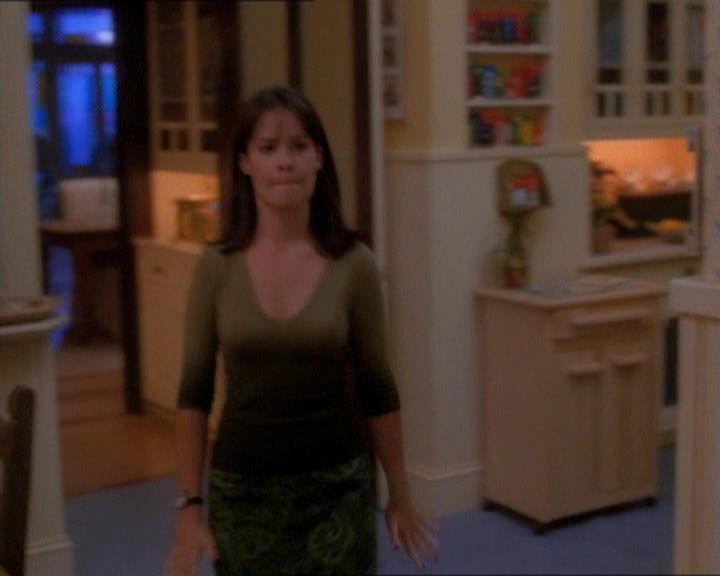 Charmed-Online_dot_net-1x01SomethingWiccaThisWayComes0387.jpg Charmed-Online_dot_net-1x01SomethingWiccaThisWayComes0387.jpg