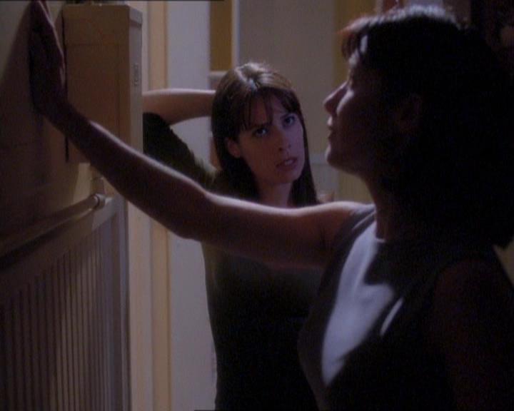 Charmed-Online_dot_net-1x01SomethingWiccaThisWayComes0393.jpg Charmed-Online_dot_net-1x01SomethingWiccaThisWayComes0393.jpg