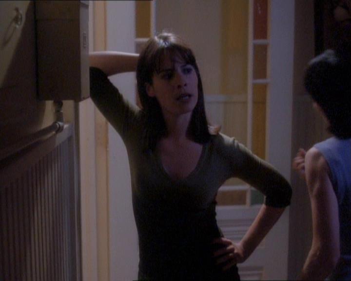 Charmed-Online_dot_net-1x01SomethingWiccaThisWayComes0396.jpg Charmed-Online_dot_net-1x01SomethingWiccaThisWayComes0396.jpg