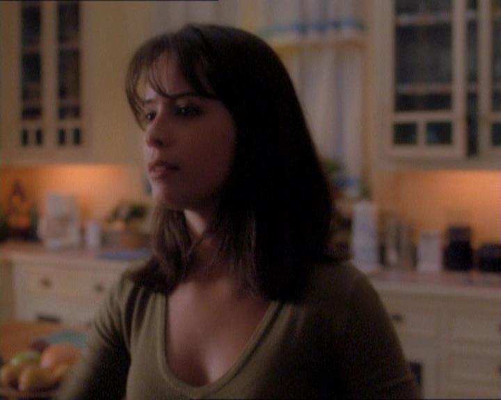 Charmed-Online_dot_net-1x01SomethingWiccaThisWayComes0417.jpg Charmed-Online_dot_net-1x01SomethingWiccaThisWayComes0417.jpg