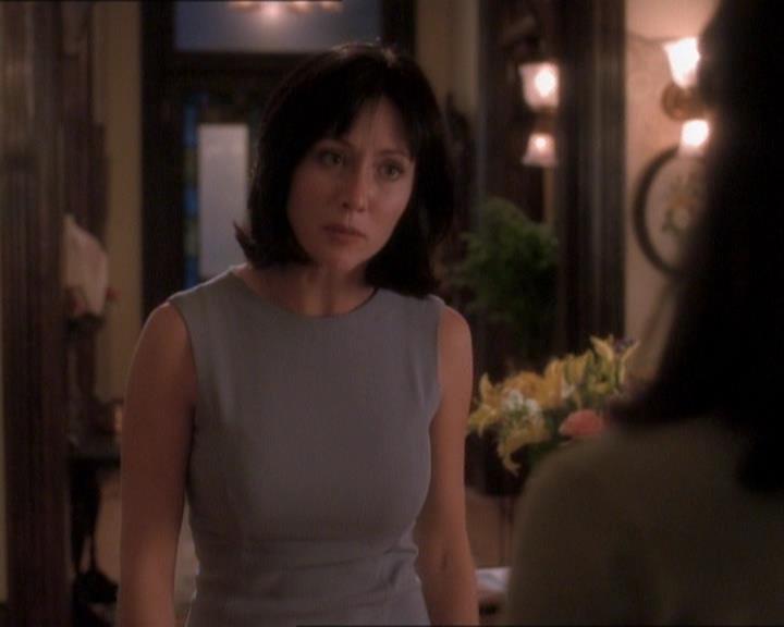 Charmed-Online_dot_net-1x01SomethingWiccaThisWayComes0427.jpg Charmed-Online_dot_net-1x01SomethingWiccaThisWayComes0427.jpg