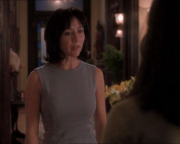 Charmed-Online_dot_net-1x01SomethingWiccaThisWayComes0434.jpg Charmed-Online_dot_net-1x01SomethingWiccaThisWayComes0434.jpg