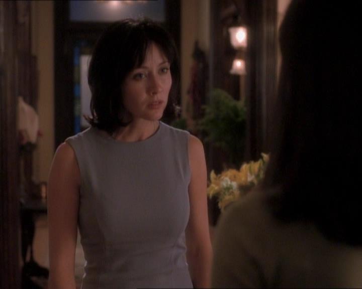 Charmed-Online_dot_net-1x01SomethingWiccaThisWayComes0439.jpg Charmed-Online_dot_net-1x01SomethingWiccaThisWayComes0439.jpg