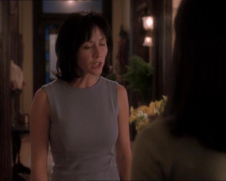 Charmed-Online_dot_net-1x01SomethingWiccaThisWayComes0441.jpg Charmed-Online_dot_net-1x01SomethingWiccaThisWayComes0441.jpg