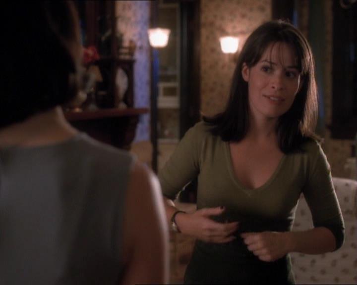 Charmed-Online_dot_net-1x01SomethingWiccaThisWayComes0450.jpg Charmed-Online_dot_net-1x01SomethingWiccaThisWayComes0450.jpg