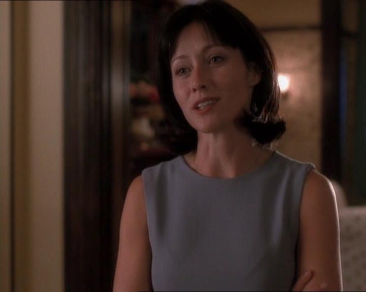 Charmed-Online_dot_net-1x01SomethingWiccaThisWayComes0457.jpg