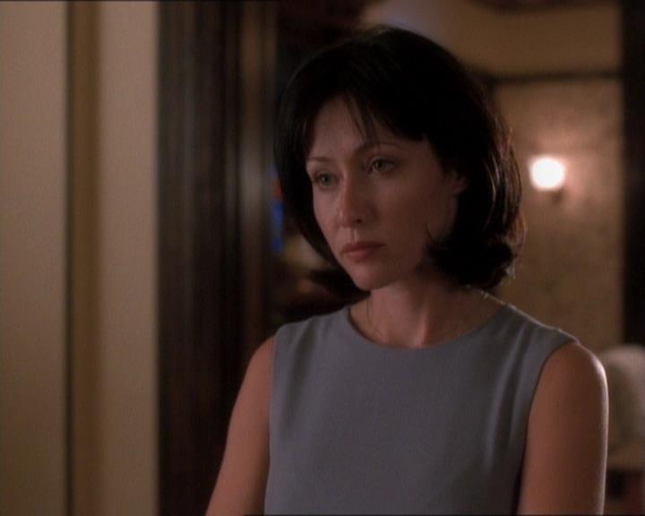 Charmed-Online_dot_net-1x01SomethingWiccaThisWayComes0475.jpg Charmed-Online_dot_net-1x01SomethingWiccaThisWayComes0475.jpg
