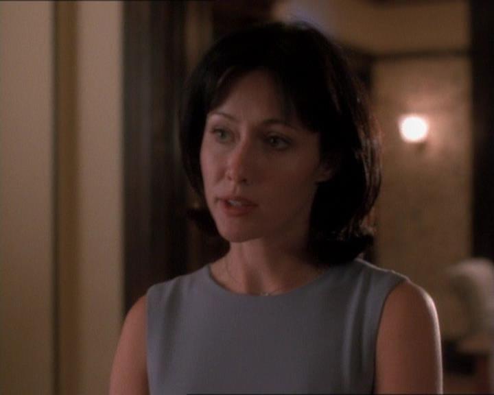 Charmed-Online_dot_net-1x01SomethingWiccaThisWayComes0479.jpg Charmed-Online_dot_net-1x01SomethingWiccaThisWayComes0479.jpg