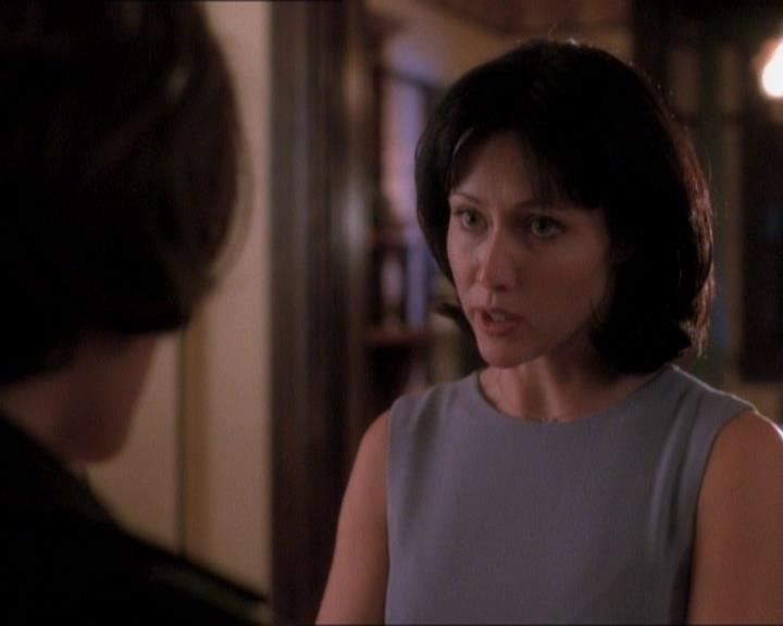 Charmed-Online_dot_net-1x01SomethingWiccaThisWayComes0483.jpg
