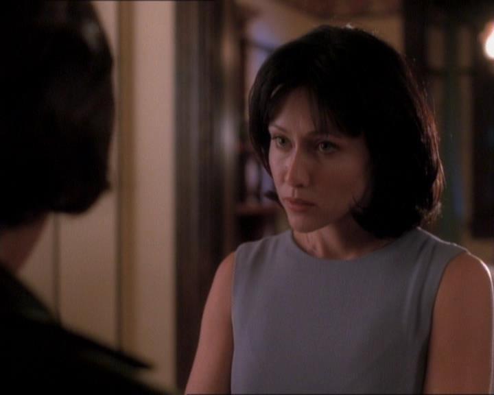 Charmed-Online_dot_net-1x01SomethingWiccaThisWayComes0490.jpg Charmed-Online_dot_net-1x01SomethingWiccaThisWayComes0490.jpg