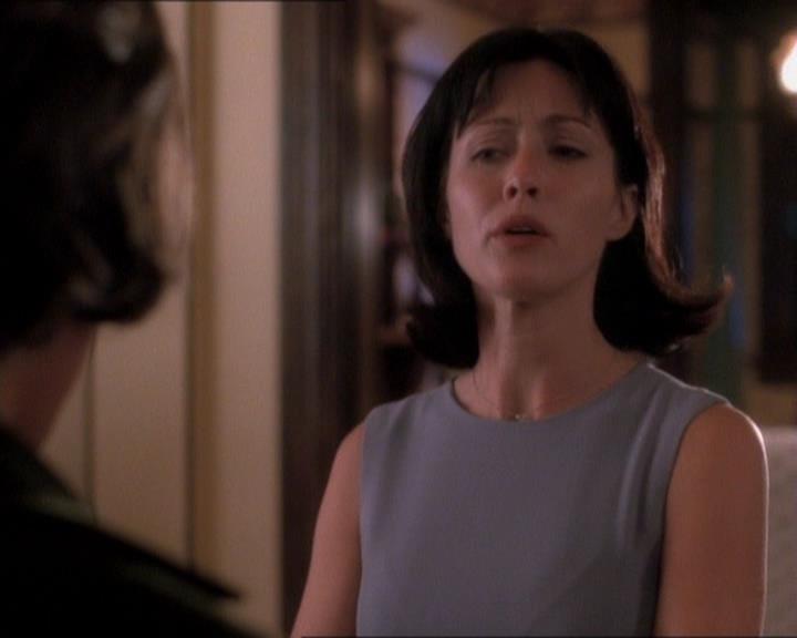 Charmed-Online_dot_net-1x01SomethingWiccaThisWayComes0492.jpg Charmed-Online_dot_net-1x01SomethingWiccaThisWayComes0492.jpg