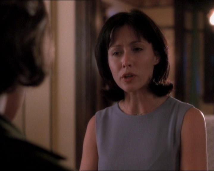 Charmed-Online_dot_net-1x01SomethingWiccaThisWayComes0493.jpg Charmed-Online_dot_net-1x01SomethingWiccaThisWayComes0493.jpg